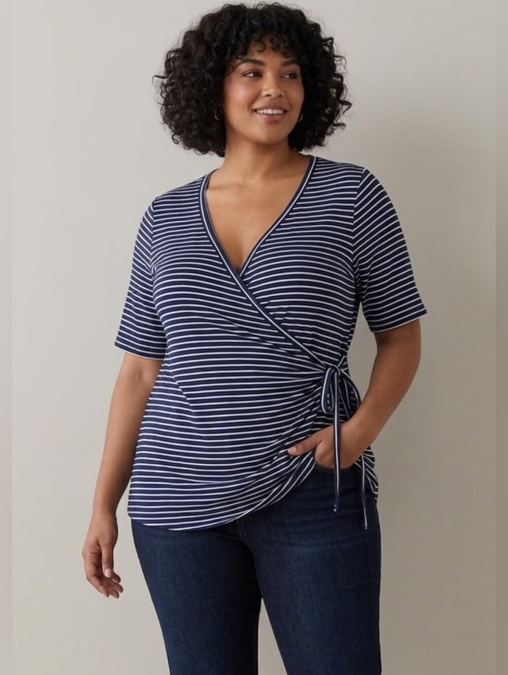 Torrid Women's Navy Blue White Striped Wrap Top 2X / Torrid Size 2 - UGC